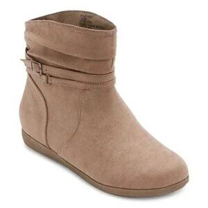 St. John's Bay Kinley Tan Booties Size 6.5